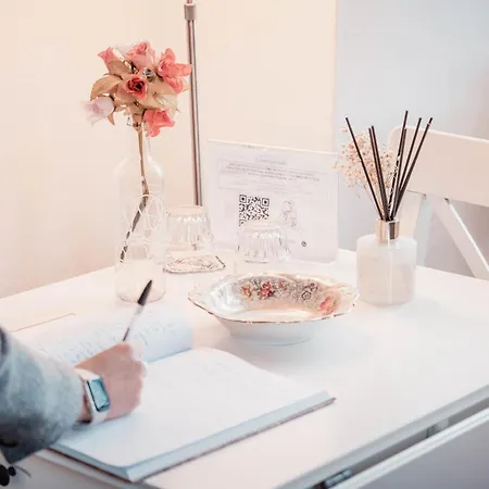 Casa Giulietta Caronti With View Of Semesterbostad Blevio