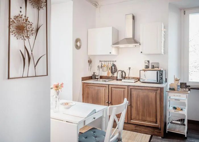 Casa Giulietta Caronti With View Of Holiday home